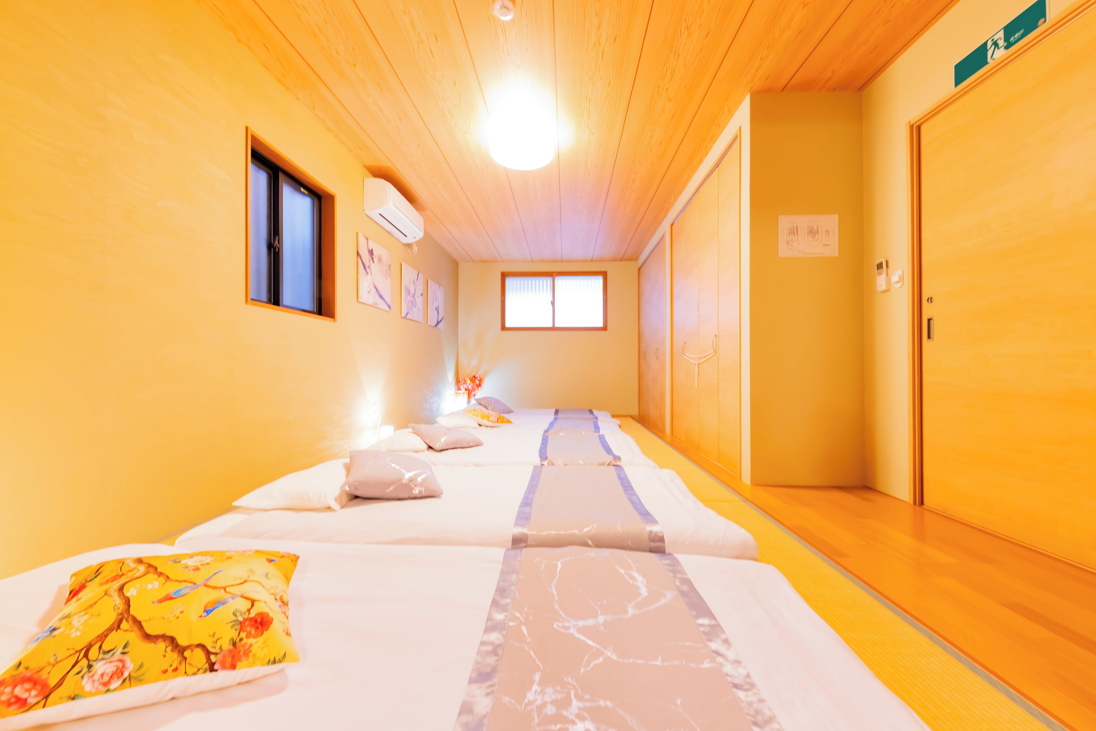 アイロン / アイロン台、WiFi (無料)、ベッドシーツ