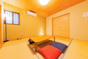 Iron/ironing board, free WiFi, bed sheets - Fukujutei (Osaka)