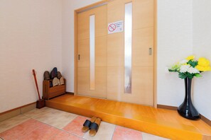 Iron/ironing board, free WiFi, bed sheets - Fukujutei (Osaka)