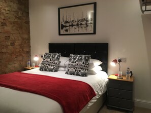 Double or Twin Room | Blackout curtains, iron/ironing board, free WiFi, bed sheets - Holway House (Sheringham)