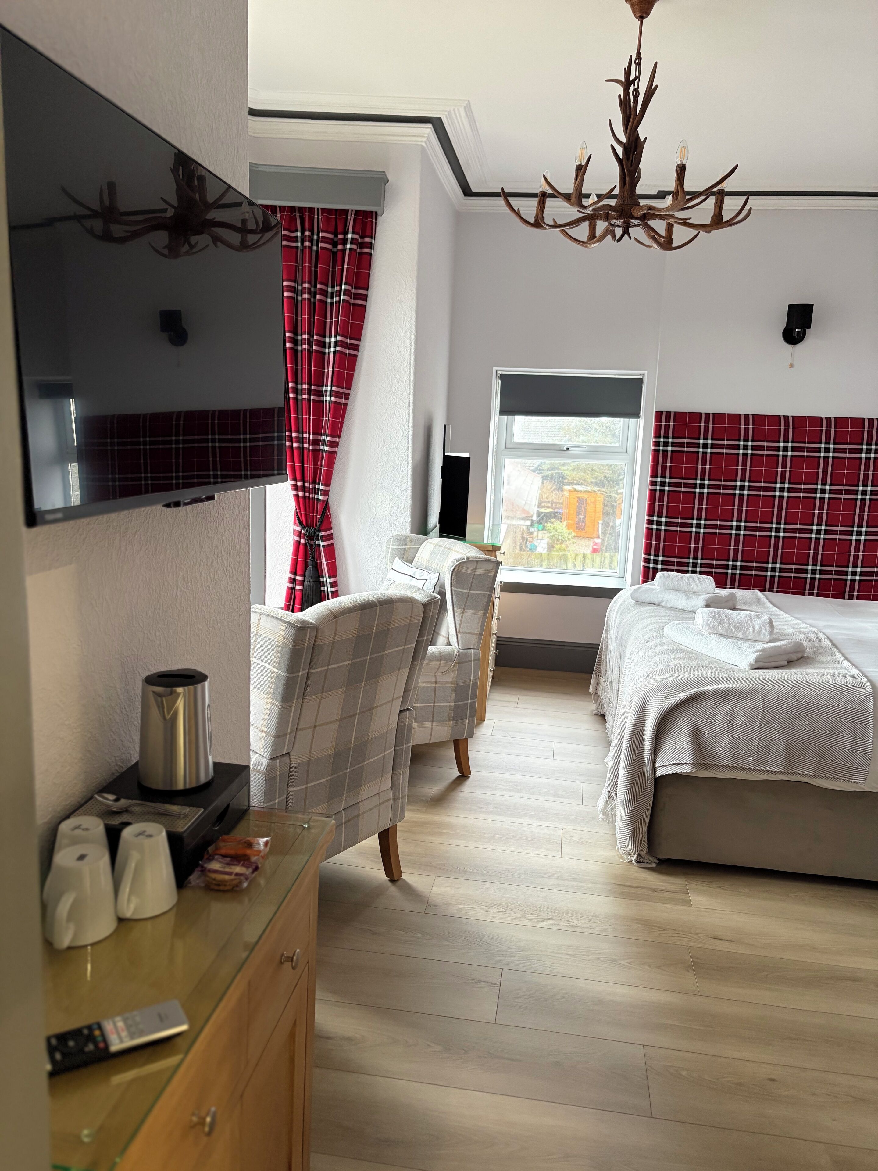 Triple Room | Travel crib, free WiFi, bed sheets