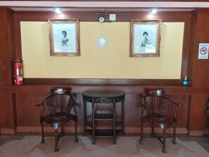 Lobby sitting area - Sema Nakhon Hotel (Sung Noen)
