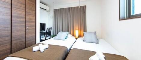 Business Studio, 1 Bedroom | 1 bedroom, iron/ironing board, free WiFi, bed sheets