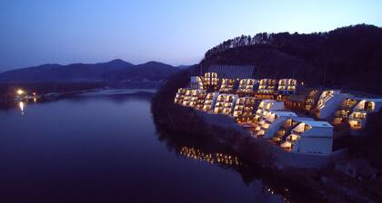 W Jiwoo Resort