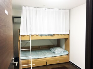 Economy Twin Room | Free WiFi - Guest House MaeHwa (Osaka)