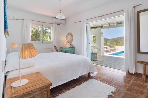 Schöne Villa für 6 Personen mit großem Pool, Meer- und Sonnenuntergangsblick in den Hügeln von San Jose