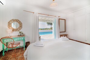 3 bedrooms, in-room safe, desk, iron/ironing board - Beautiful villa for 6 with large pool in the hills of san jose.Very well located (Sant Josep de sa Talaia)