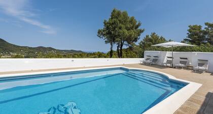 Schöne Villa für 6 Personen mit großem Pool, Meer- und Sonnenuntergangsblick in den Hügeln von San Jose