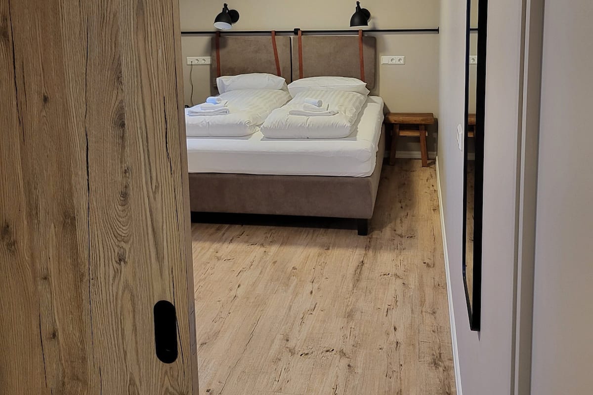 Desk, soundproofing, iron/ironing board, free WiFi