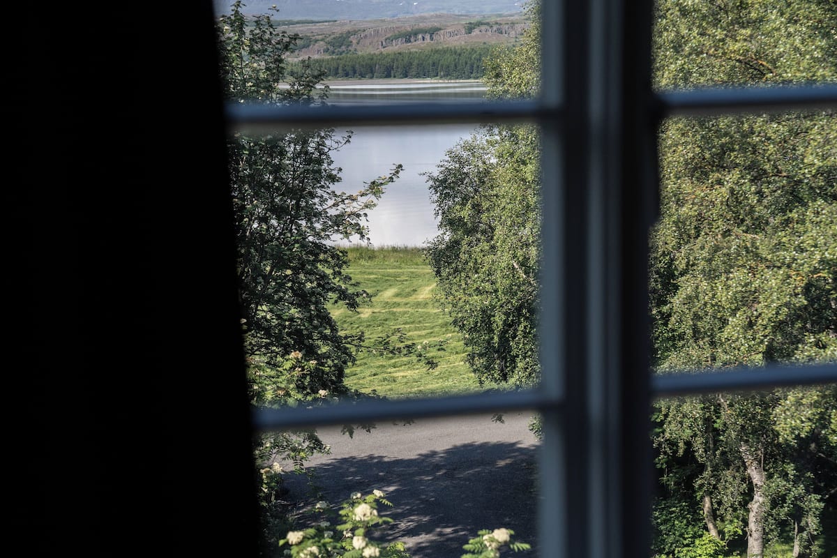 Tomannsrom, utsikt mot innsjø | Hageutsikt