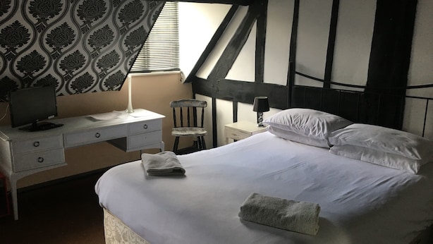 Iron/ironing board (on request), cribs (free), rollaway beds (surcharge) - Bewdley Hotel (Bewdley)