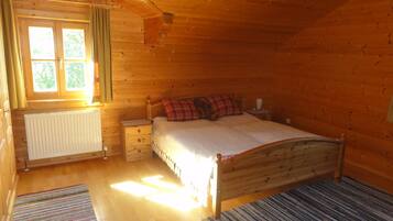 4 chambres, bureau, chambres insonorisées, fer et planche à repasser