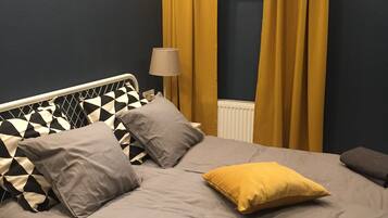 Family Room with Private Bathroom | Iron/ironing board, free WiFi, bed sheets