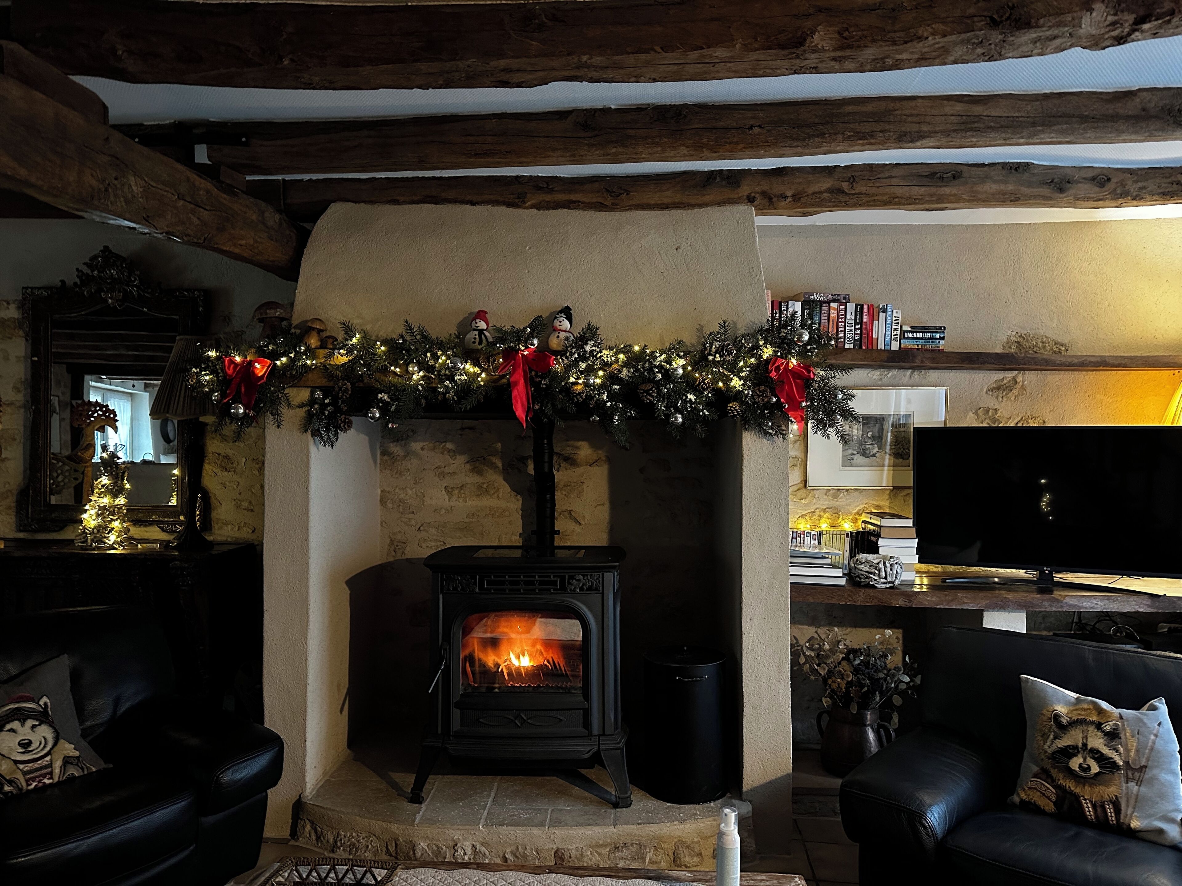 Smart-TV, peis, DVD-spiller og fotballspill