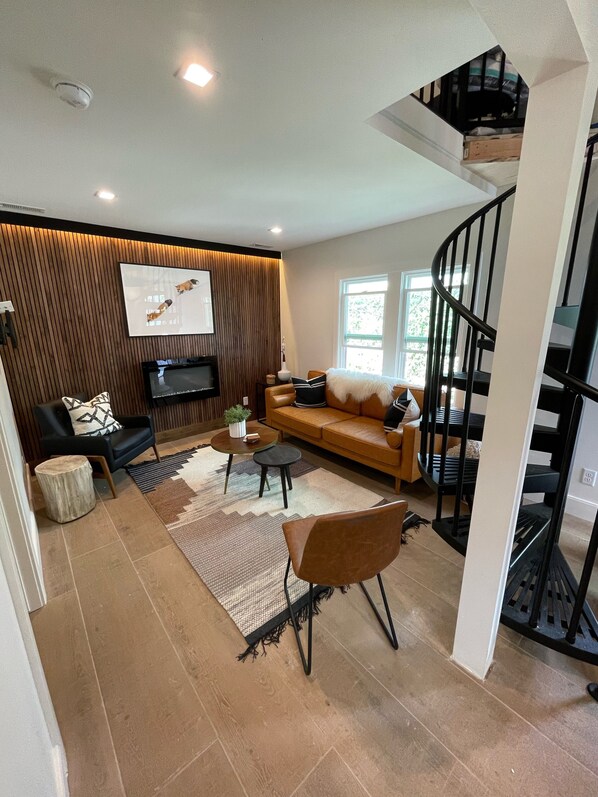 Smart TV, fireplace, DVD player, video library