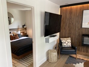 2 bedrooms, iron/ironing board, travel cot, free WiFi