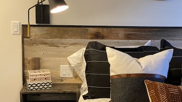 2 habitaciones, tabla de planchar con plancha y cuna de viaje