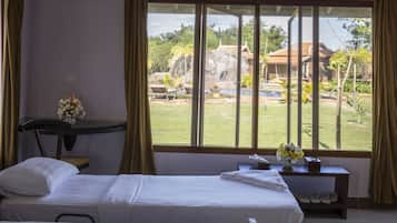 In-room safe, desk, rollaway beds, free WiFi