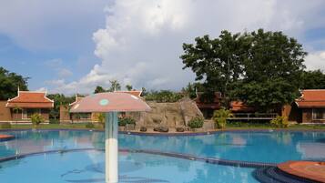 Piscine extérieure