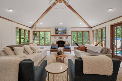 Large 6-Bedroom Heated Pool - Private Chef