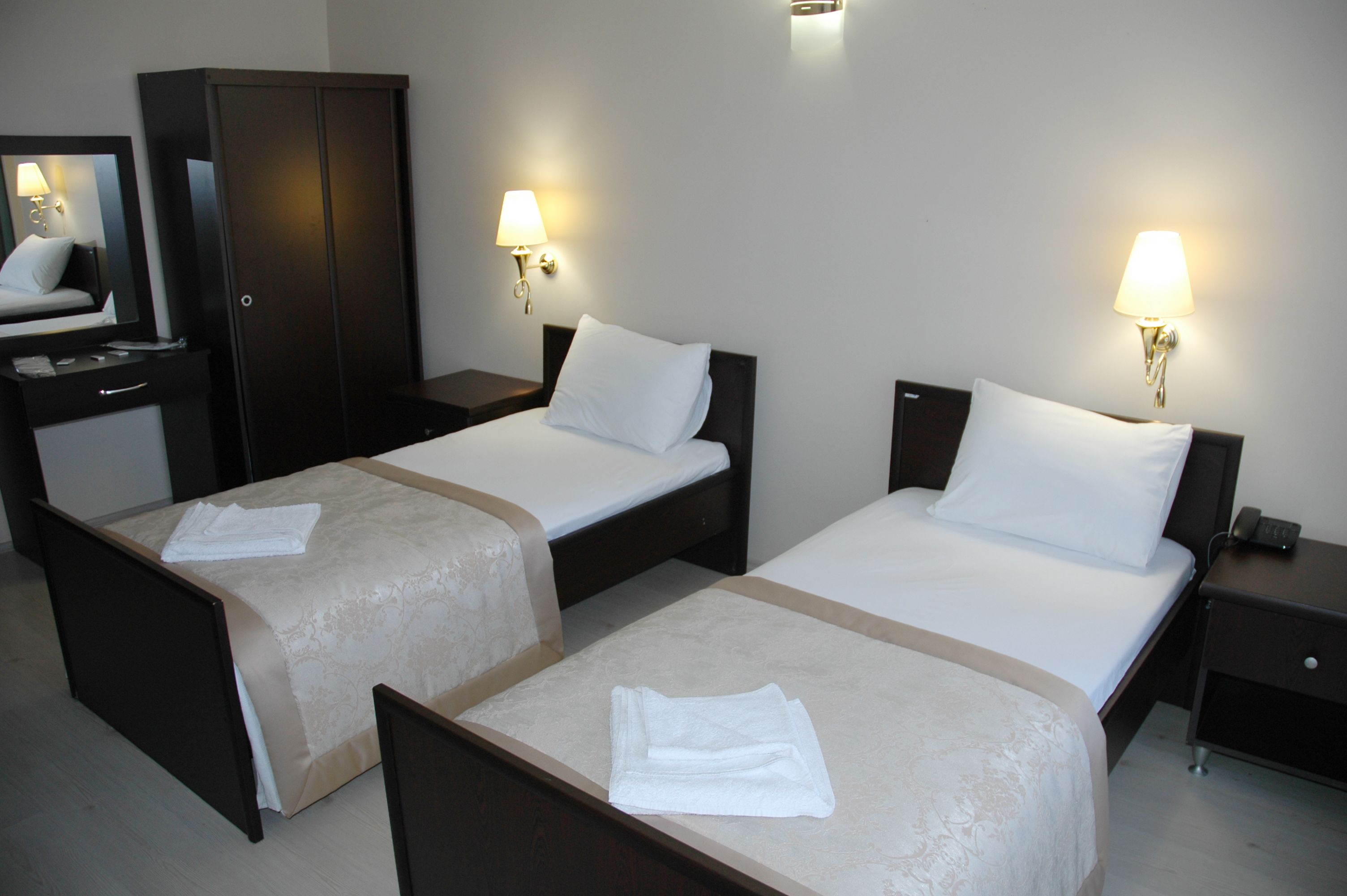 Phòng 2 giường đơn Tiêu chuẩn | Két bảo mật tại phòng, bàn, phòng cách âm 