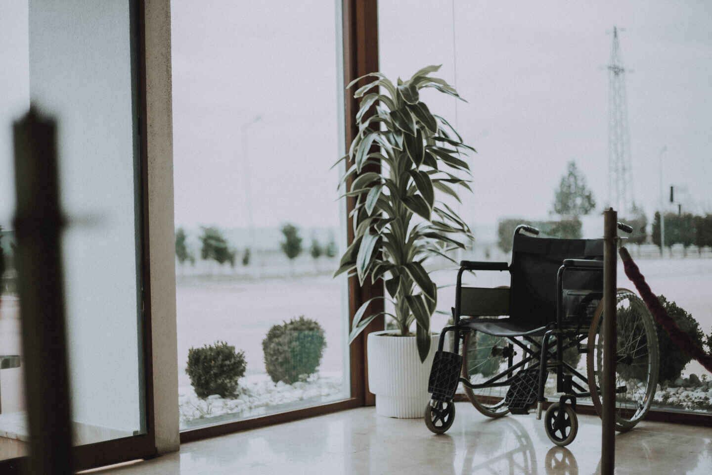 可供輪椅出入的車位