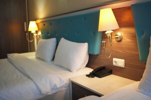 Family Room | In-room safe, desk, soundproofing, free WiFi