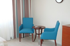 Standard Twin Room | Living area