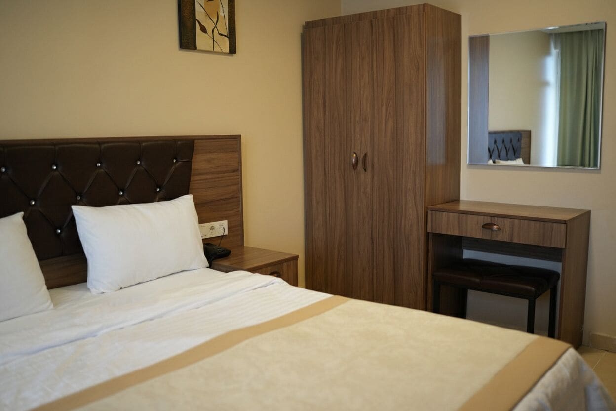 In-room safe, desk, soundproofing, free WiFi