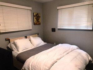 3 bedrooms, in-room safe, desk, iron/ironing board