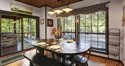 Holly Hill Secluded Retreat 7 acrs, Perfect 2 Bedroom, Hot Tub, Pets