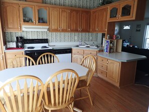 Fridge, microwave, oven, stovetop - Escape to Black Bear Hollow~Secluded in a Beautiful Aspen Grove & Dog Friendly! (Red Feather Lakes)