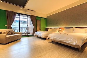 Family Quadruple Room | Individually decorated, individually furnished, desk, blackout drapes - Book5 (Dongshan)