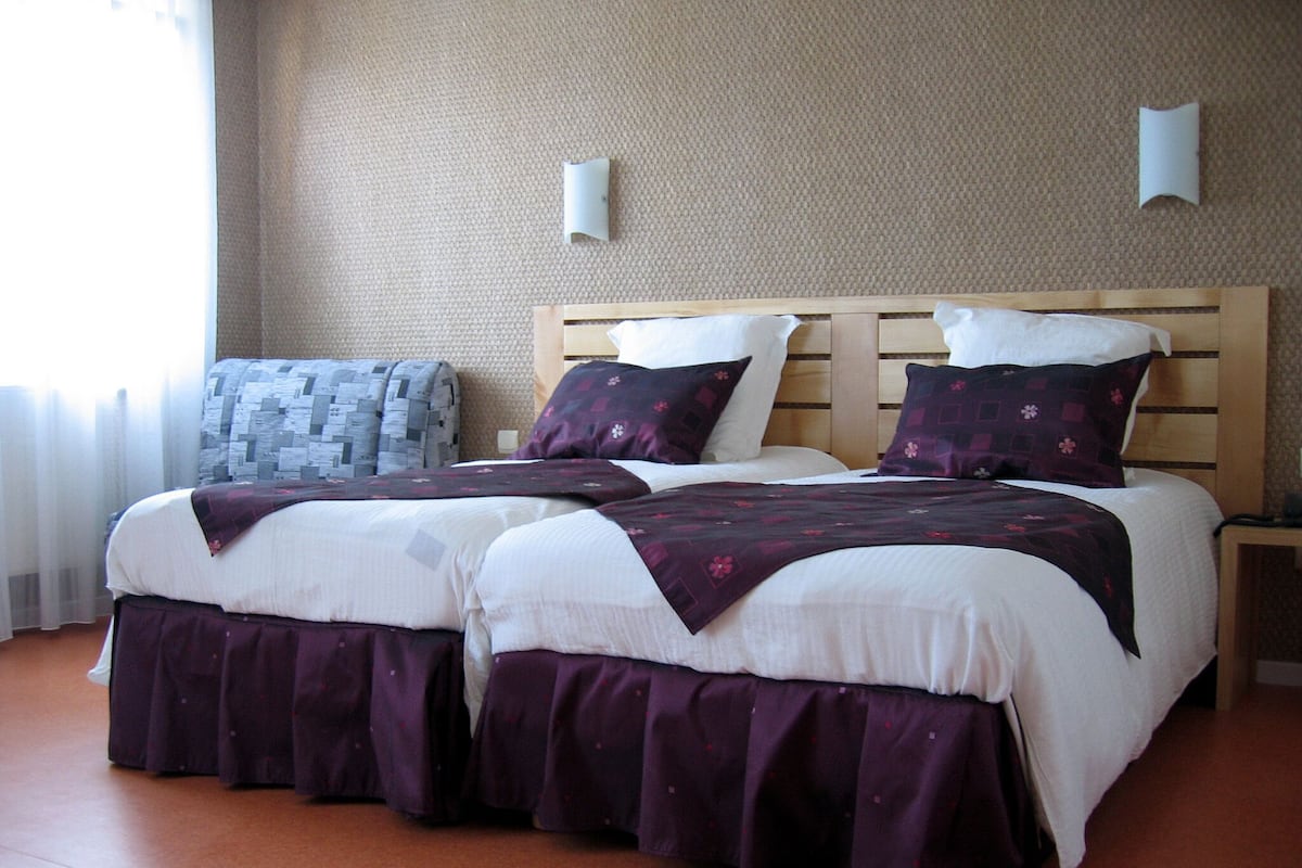 Dobbeltrom – comfort, 1 kingsize-seng | Sengetøy av topp kvalitet, skrivebord, wi-fi (inkludert) og sengetøy