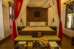 Deluxe Double Room, Lake View | Free WiFi - Romduol Island Chalet (Baray)