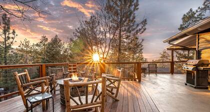 Lähellä rinteitä! 7 hengen kylpytynnyri! Vuodetta! Näkymät! Pelihuone!