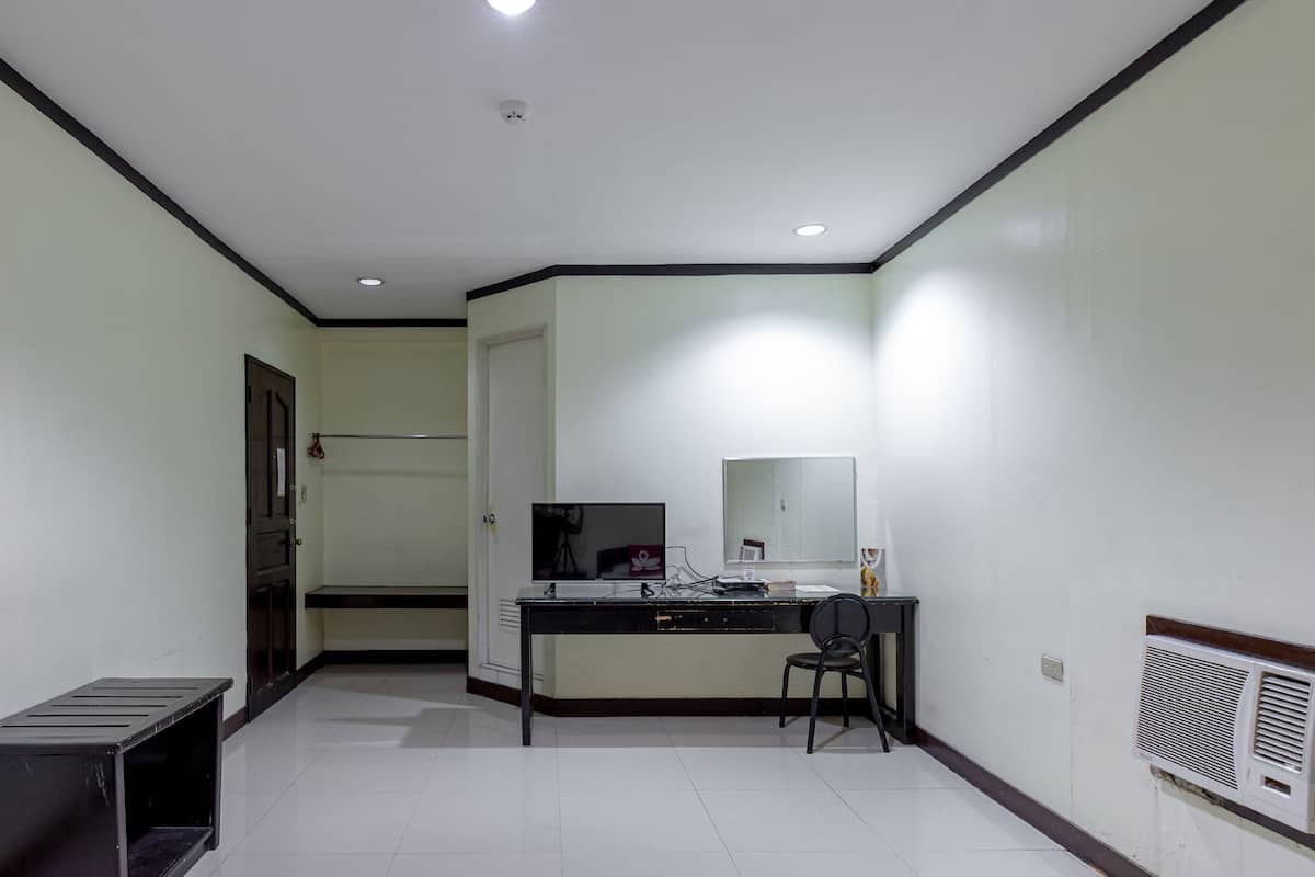 Habitación estándar con 2 camas individuales | 1 habitación, escritorio y insonorización