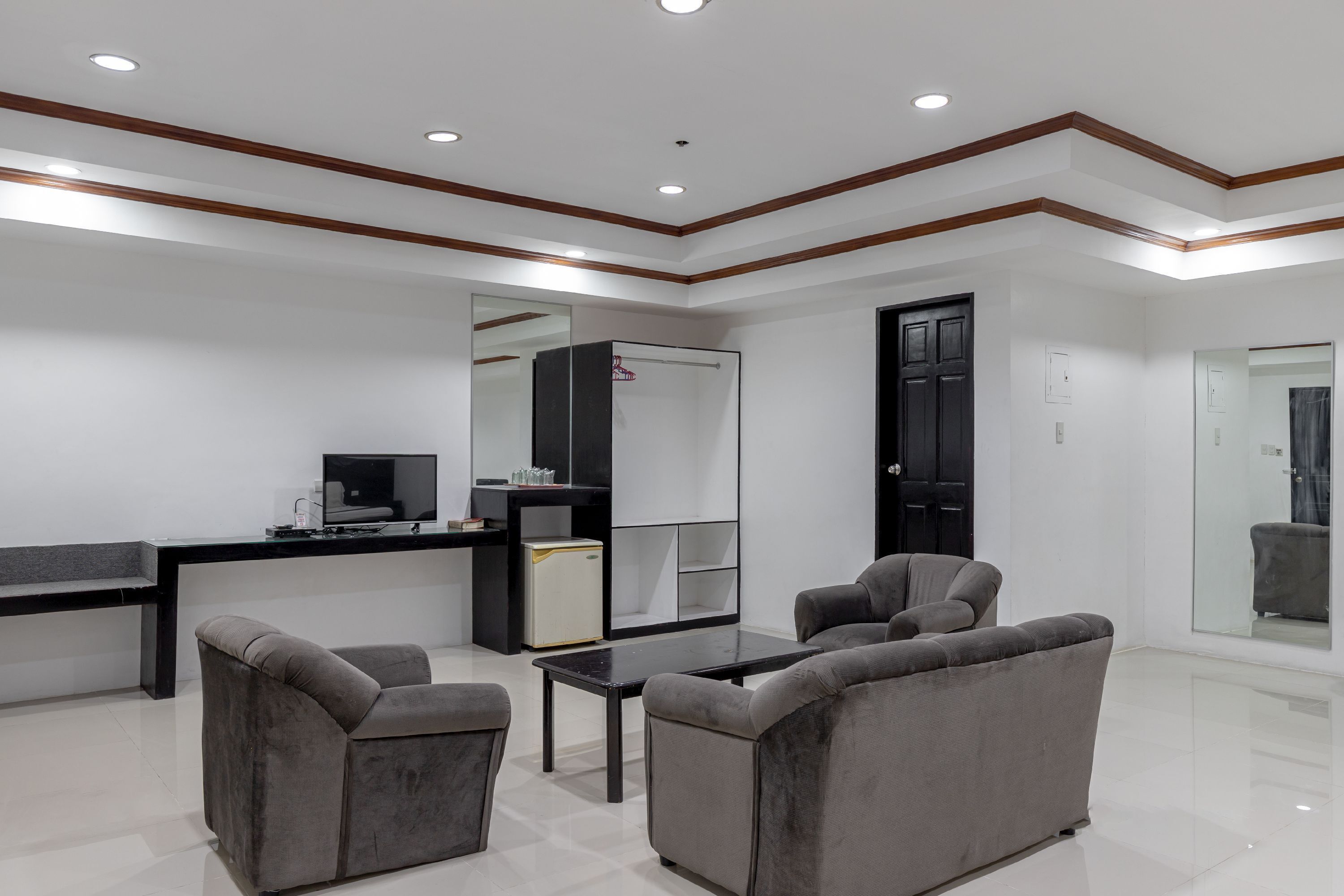 Desk, soundproofing, iron/ironing board, rollaway beds