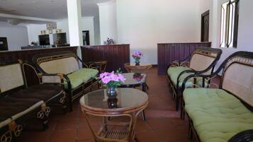 Coin salon dans le hall