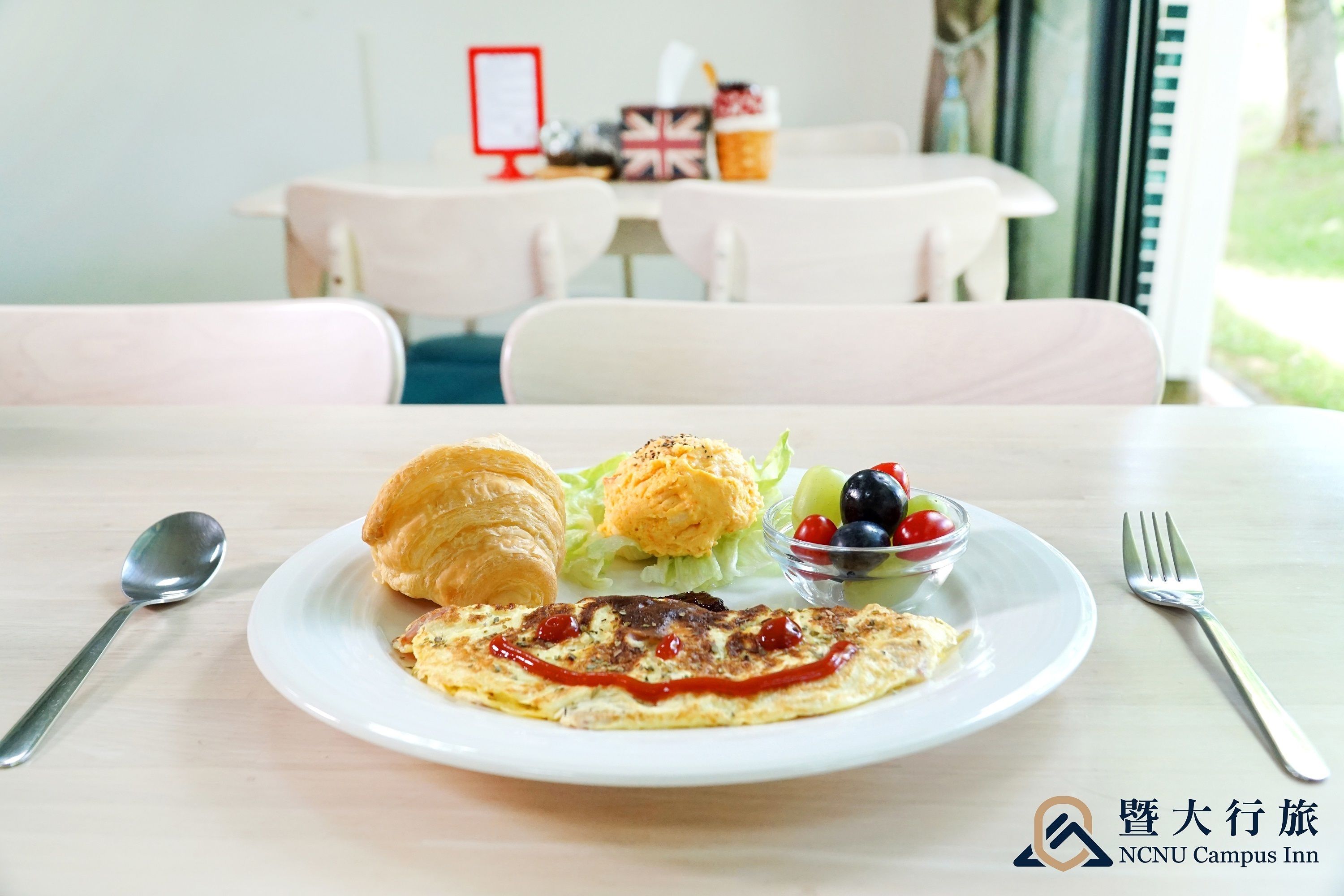 فطور أوروبي مجانًا يوميًا