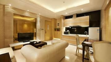 CEO Floor Two Bedroom Executive Suite | Living room