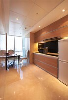 CEO Floor One Bedroom Premier Suite | Private kitchenette | Full-size fridge, microwave