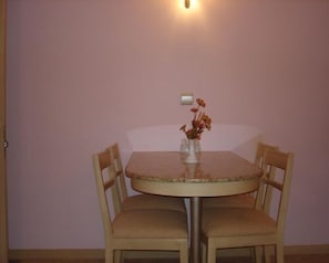 Apartment | In-room dining