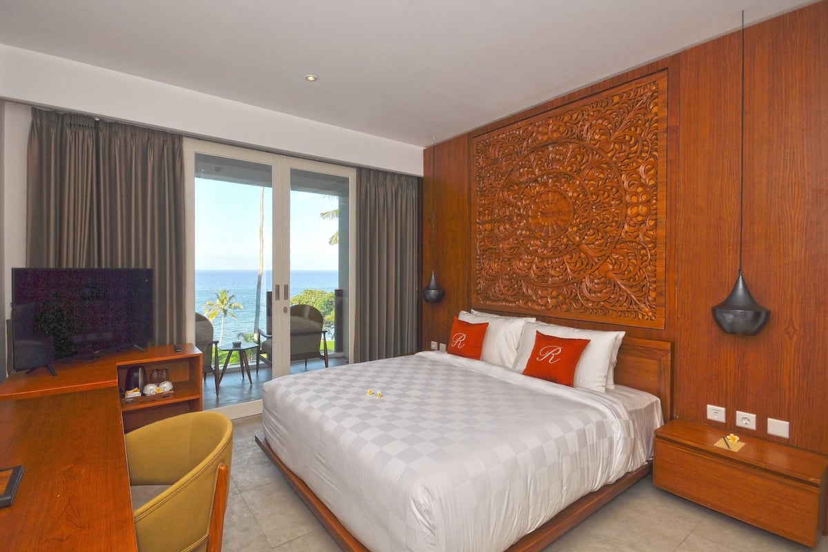 Deluxe Ocean | 1 bedroom, minibar, in-room safe, free WiFi