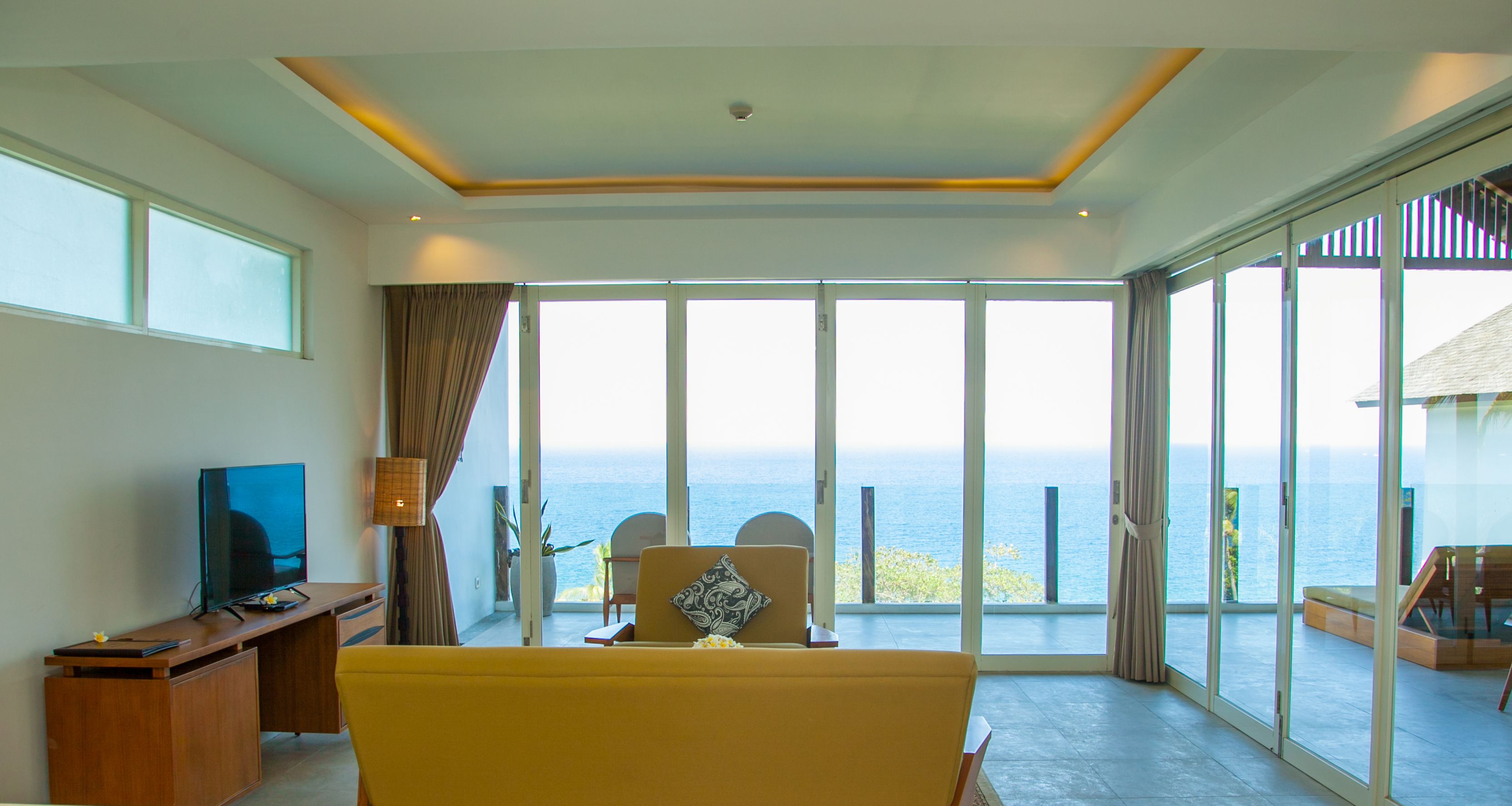 ocean view suite | living room | smart tv