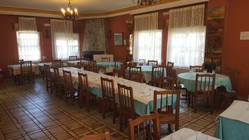 Breakfast, lunch, dinner served; Spanish cuisine
