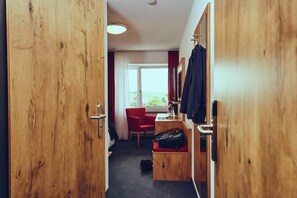 Literie de qualité supérieure, coffres-forts dans les chambres, bureau