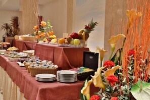 Desayuno buffet incluido todos los días