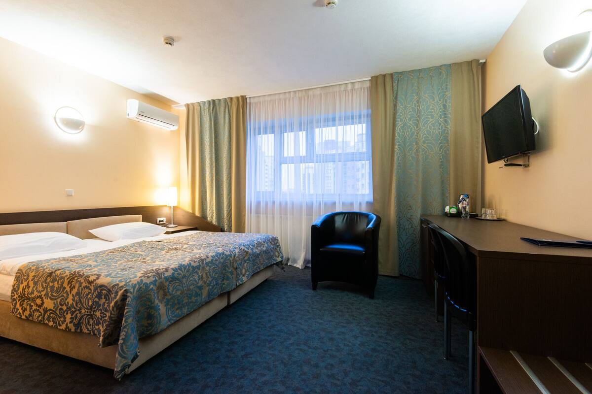 Standard Double Room | Desk, cribs (free), rollaway beds (surcharge), WiFi (free)
