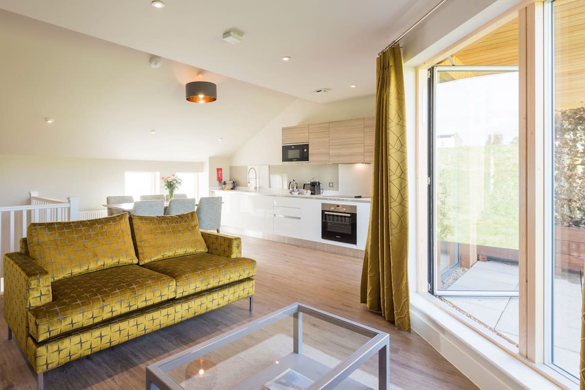 Family Townhome, 2 Bedrooms, 2 Bathrooms, Garden View